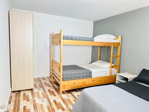 Habitación 208