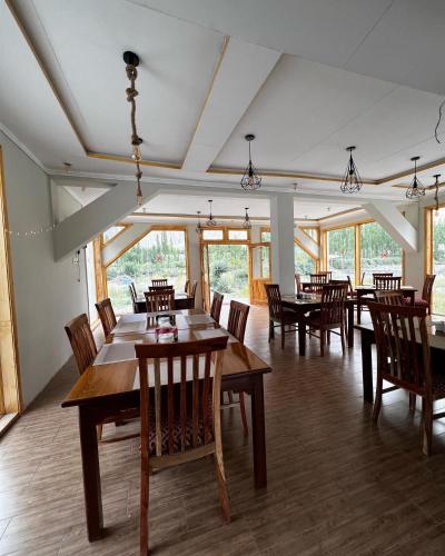 Restorāns, Montvale Resort in Pasu