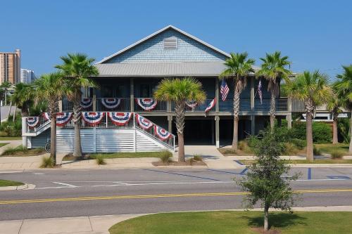 South Winds 2-Updated Condo-Beach views-Walk to Hangout-FREE PARKING near Pink Pony Pub