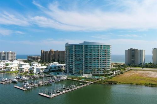 Bella Luna 407-Luxury Condo-Sleeps 8-Walk to Flora-Bama-2 King Beds-Flora-Bama – khách sạn tại Perdido Beach