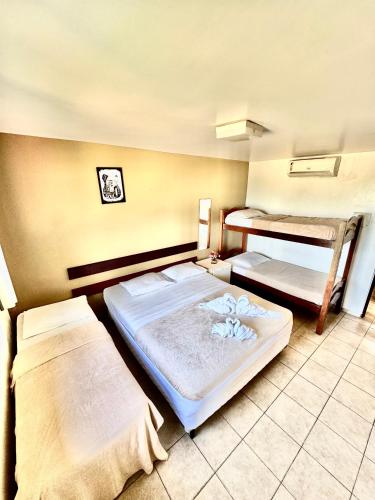 1 double bed, 3 twin beds