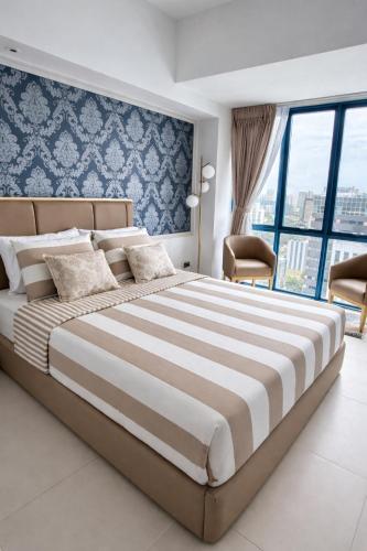 Cama, SKYLINE EXECUTIVE STUDIO I 38 Park Avenue, Cebu IT Park I Pool I HS WiFi in Apas