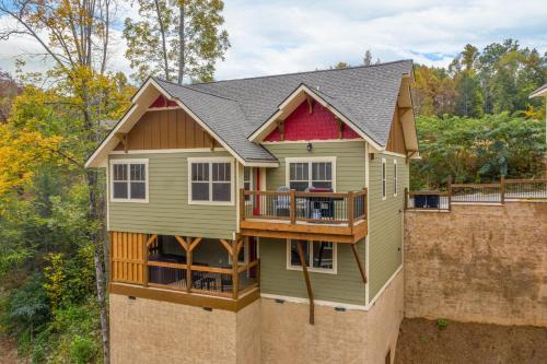 Moonshine Manor - main image