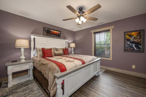 Smoky Pines Chalet - image 7