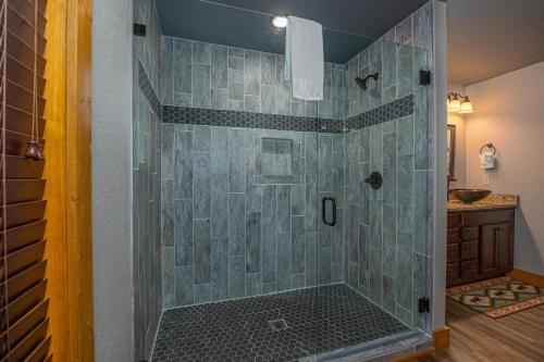 Mountain Sunrise Pool Cottage - image 8