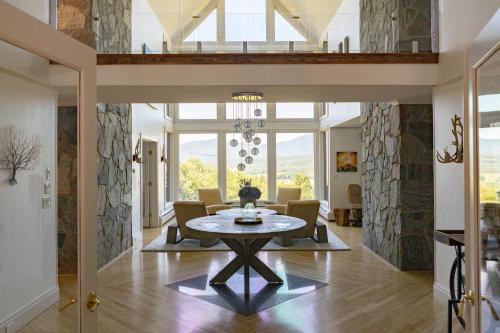 Nine Hearths Estate in Stowe, USA