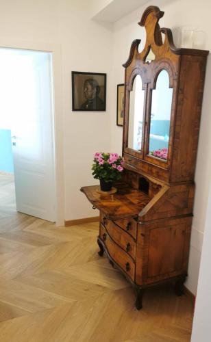 Center 2 Rooms - image 25