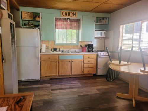 Outpost Motel on the River in Dolores (CO)