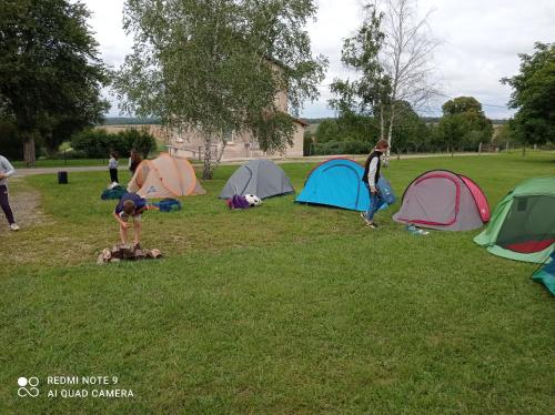 Lodge 1 insolite sur camping à la ferme (Lodge 1 insolite sur camping a la ferme) in Mauvages