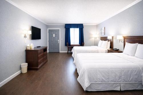 Quarters Inn & Suites - image 28