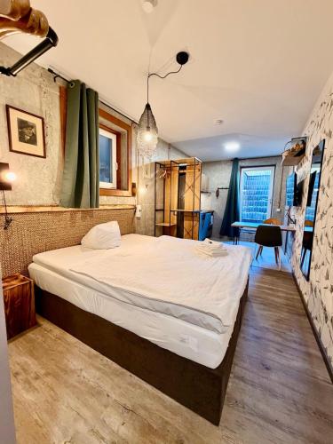 Homely Apartments Bielefeld- Studio mit Terrasse& Parkplatz, Self Check-in in Bielefeld, Deutschland