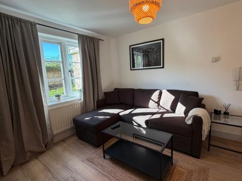 Cosy High street flat near Cotswolds – khách sạn tại Đồi Tower