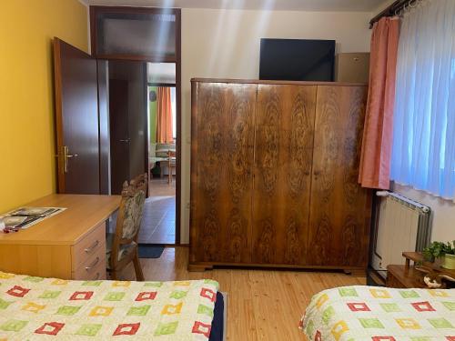 Pr Španc, Apartment on a sunny farm, Laško (Pr Spanc, Apartment on a sunny farm, Lasko) in Dol Pri Hrastniku