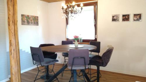 Otto`s Ferienwohnung in Біденкопф