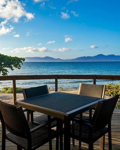 外觀, Quatro Vista A2 Oasis Modern 900sqft Oceanfront Suite & Bunks in 烏提拉