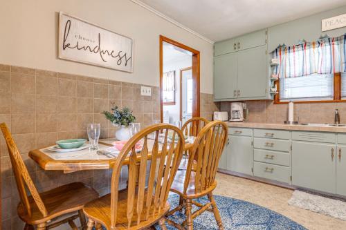 7 Mi to Mississinewa Lake! Charming Home in Marion (Indiana)