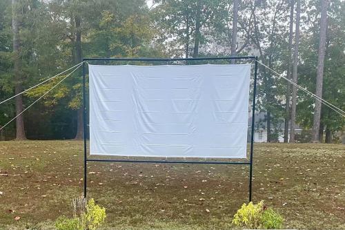 Arcade, Fire Pit, 2 Car Garage, 2 Living Rooms in Snellville, USA