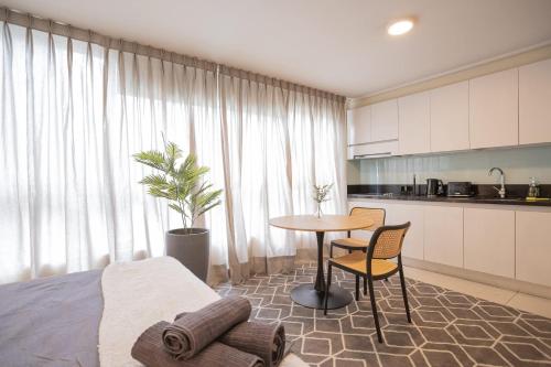 Descubre el Encanto de Las Condes en este Studio