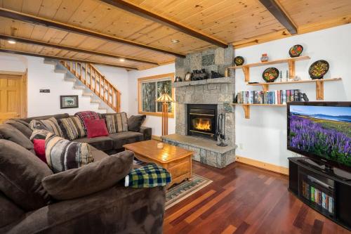 The Lazy Bear Lodge - main image