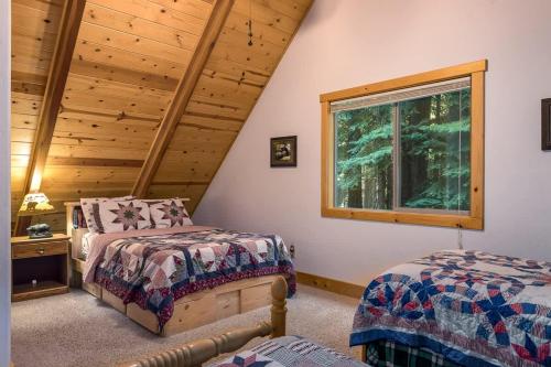 The Lazy Bear Lodge - image 12