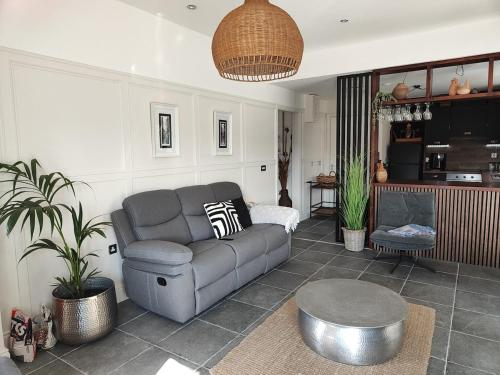 the ring of kerry riverside apartment in 格侖嘉里夫