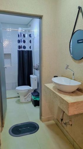 Bathroom, Casa com piscina climatizada in Vila Maria