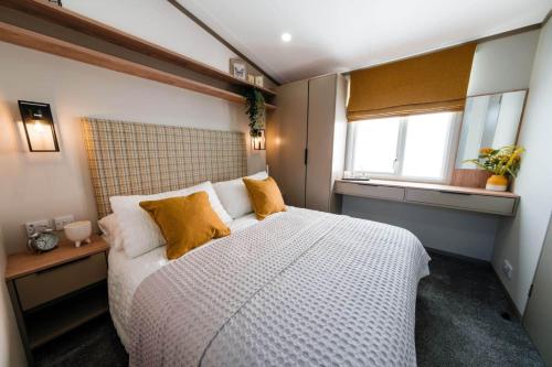 2 bedrooms, 4 beds