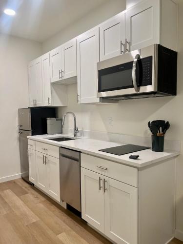 Modern Comfort Meets Stylish Studio in Burien (WA)