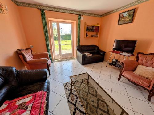 Charmant Gîte Rural avec Jardin en Haute-Saône - FR-1-583-438 (Charmant Gite Rural avec Jardin en Haute-Saone - FR-1-583-438) in Lavigney