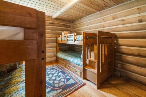 Trappers Cabin in Beaver Creek, USA