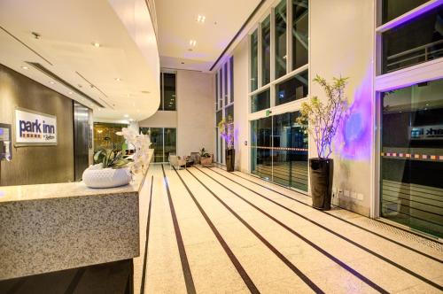 ロビー, パーク イン バイ ラディソン ベリーニ (Park Inn by Radisson Berrini) in イタイン ビビ