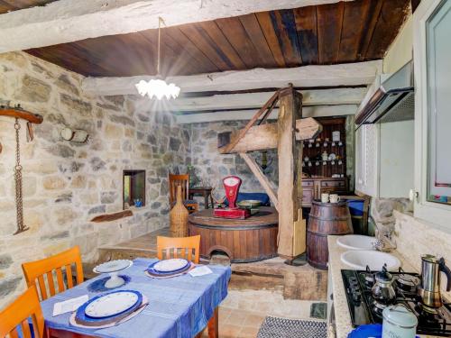 Iekārtas, Family Mill Stay with BBQ in Roccafluvione