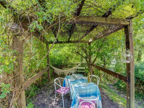 Dārzs, Family Mill Stay with BBQ in Roccafluvione