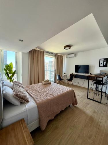 MarDelSuites - Studios Modernos Piso Alto - Vista al Mar, Pileta, Cochera, AC, 2min Playa