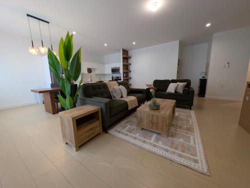 Modern 3 BR- 3 bath Cascade 5 mins from Downtown POS Pool – khách sạn tại Cascade