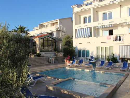 Charming Seaside Apartment for 4 – khách sạn tại Stara Novalja