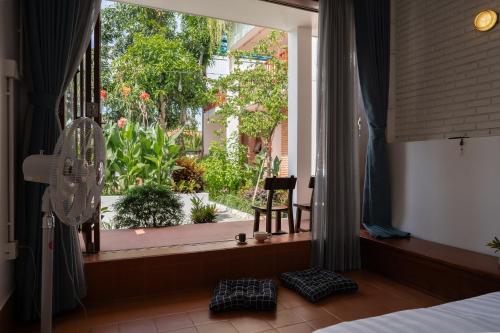 Nha Tho Homestay An Bang 2-min walk from beach - image 5