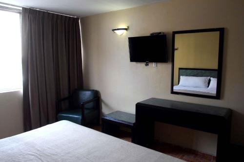 King Room image 7