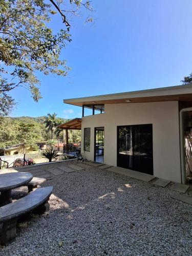Manzu House near playa Guiones, Nosara in 諾薩拉
