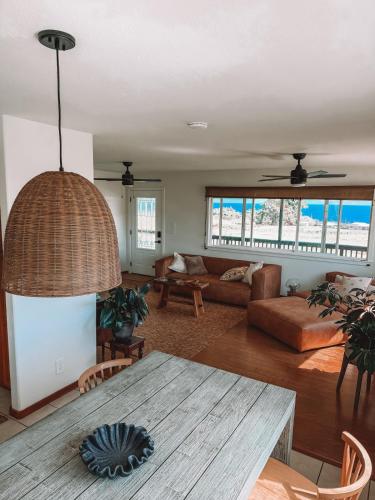 Luxury Farm Stay with Hot Tub, Cold Plunge and Cuddle Cows in Honomu (HI)