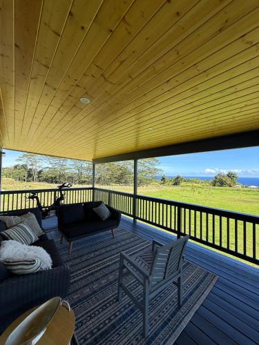 Luxury Farm Stay with Hot Tub, Cold Plunge and Cuddle Cows in Honomu (HI)