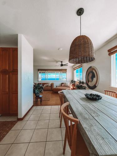 Luxury Farm Stay with Hot Tub, Cold Plunge and Cuddle Cows in Honomu (HI)
