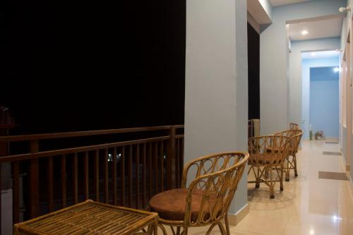 Балкон/тераса, Kedarkhand Hotel in Sersi