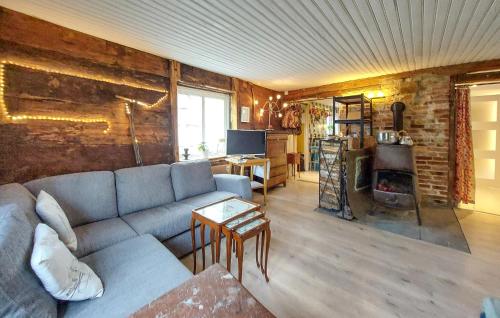 2 Bedroom Gorgeous Home In Osby in 奧斯比