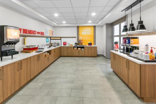 Hampton Inn & Suites Fort Worth/Forest Hill - image 24