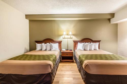 Econo Lodge Lake City North - image 33