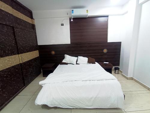 Hotel Vivara in Cantonment