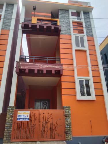 Peter's villa – khách sạn tại Courtallam