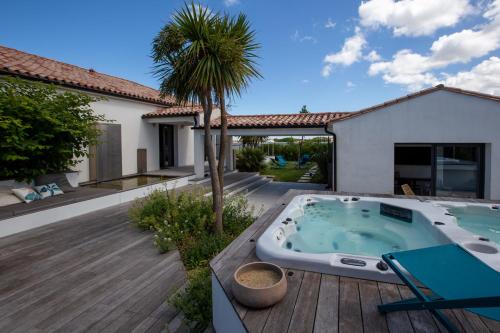 Karstais baseins, Villa 180 Mer La Rochelle Ile de Ré (Villa 180 Mer La Rochelle Ile de Re) in L'Houmeau (Poitou-Charentes)
