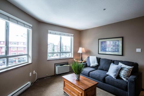 Town Plaza - One-Bedroom Apartment - 4314 Main Street - Unit 307 image 2